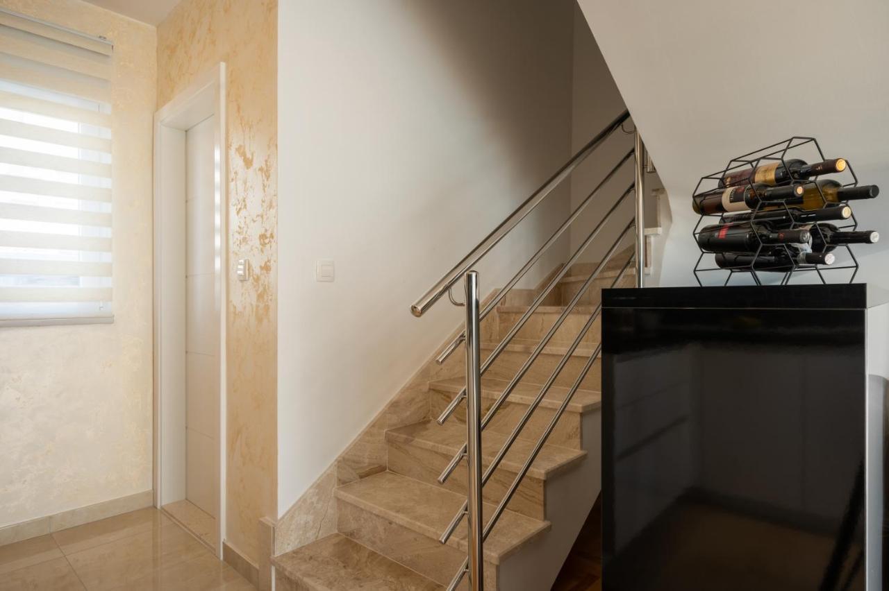 Apartment Tikvarin, Kastel Kambelovac Kastela Luaran gambar